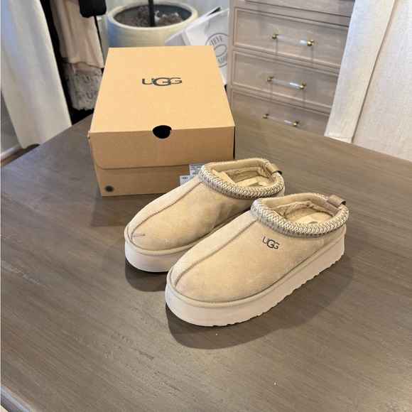 UGG Shoes - UGG Tazz Slippers
